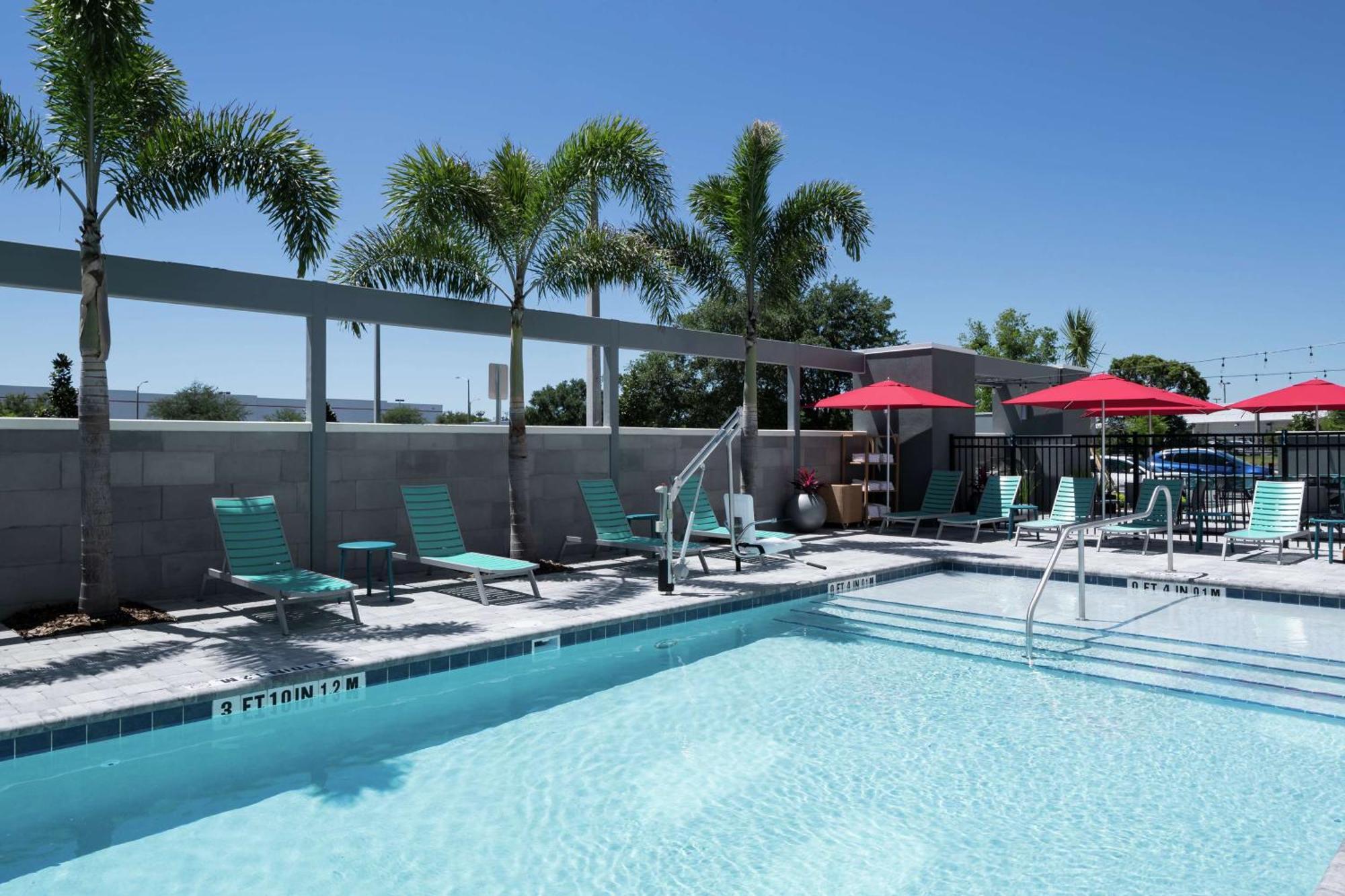 Home2 Suites By Hilton Orlando Airport Luaran gambar